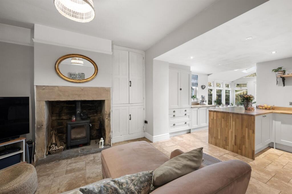 Lounge and Kitchen.jpg