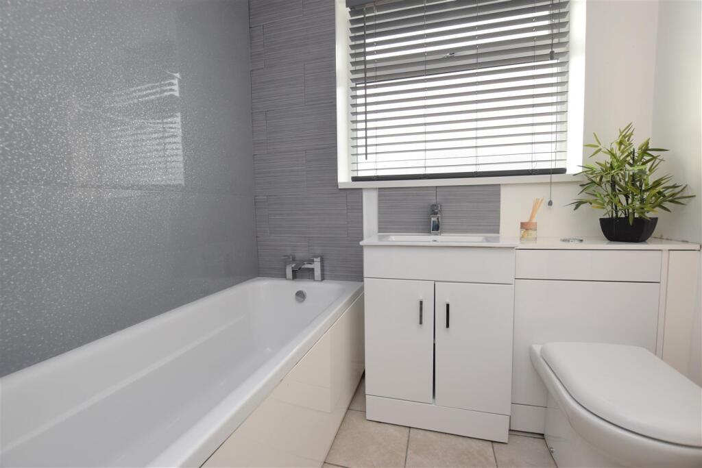 .Bathroom.JPG