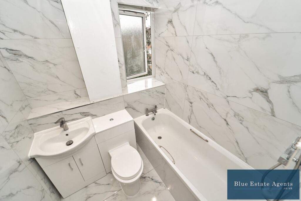 Family Bathroom Suite