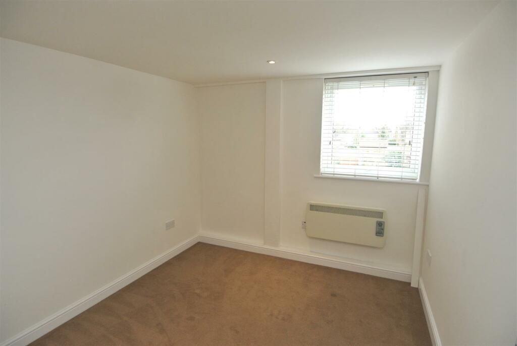 H Bedroom 2.JPG