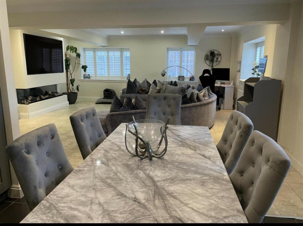 Open Plan Living / Dining Kitchen