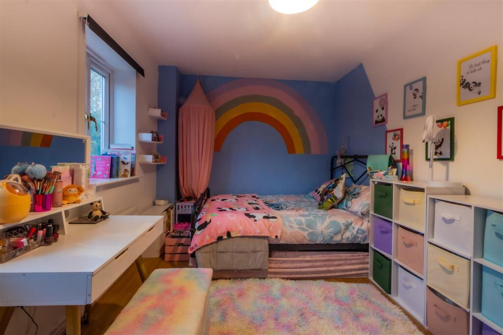 bed 2.jpg