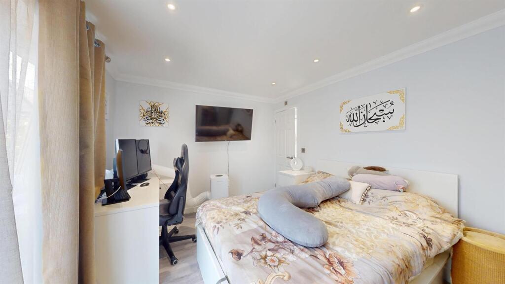Two Bedroom to rent - Barrain London