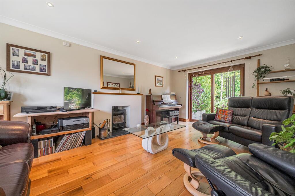 Cole Sitting Room..jpg