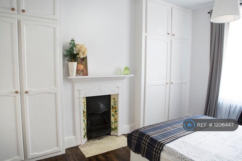 2nd Double Bedroom With Twin Wardrobes