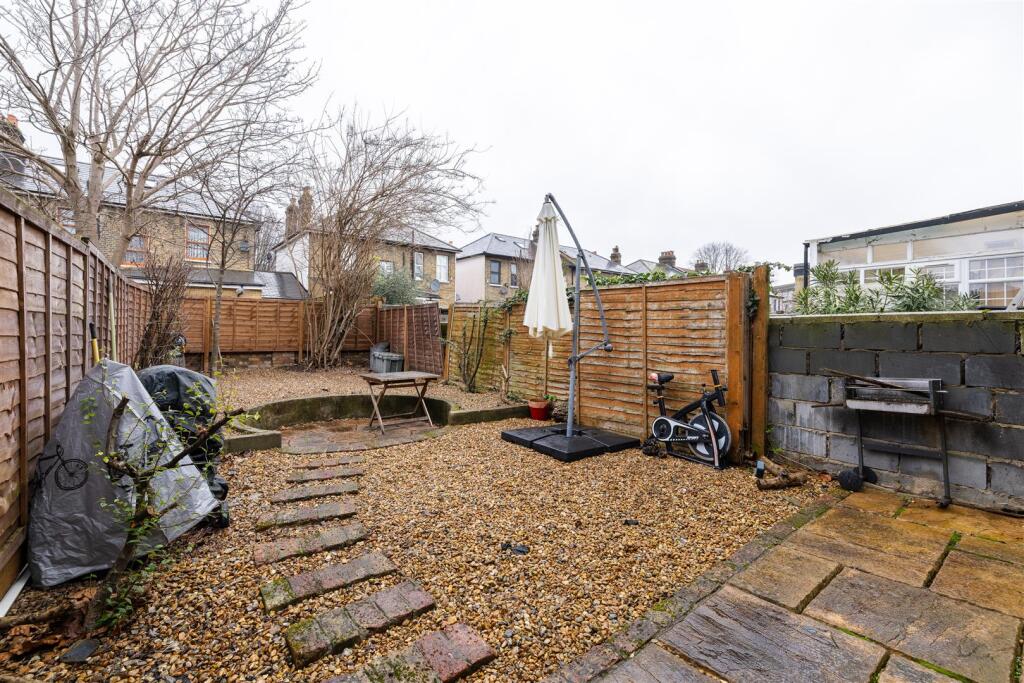 Romford Road E7