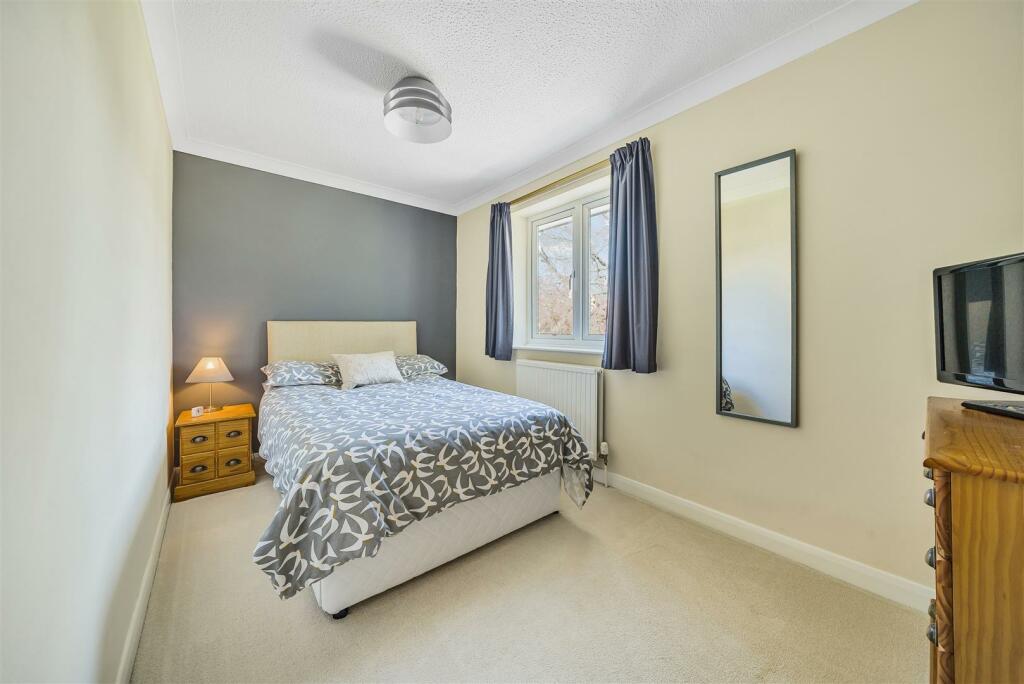 Crestfield Bed 3.jpg