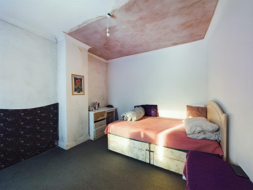 Bedroom 2.jpg