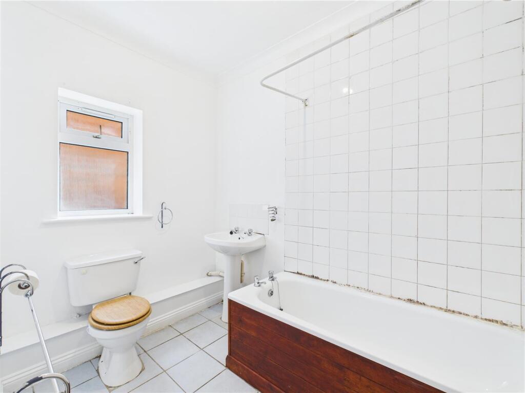 7 bedford bathroom.jpg