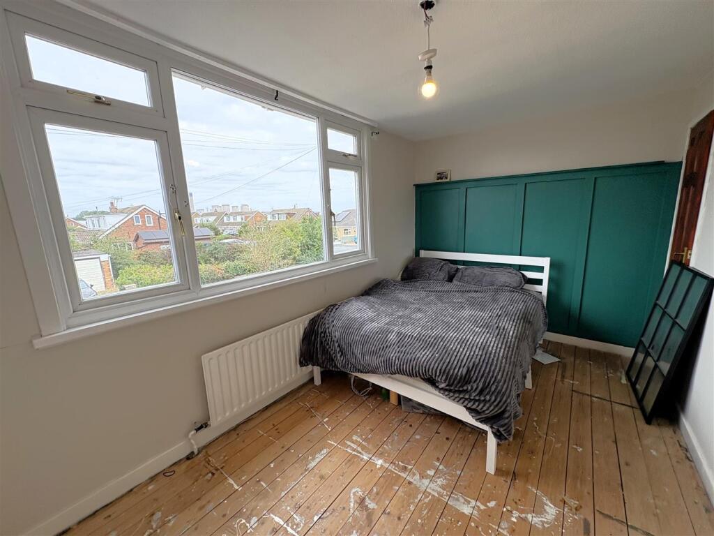 Bed3.jpg