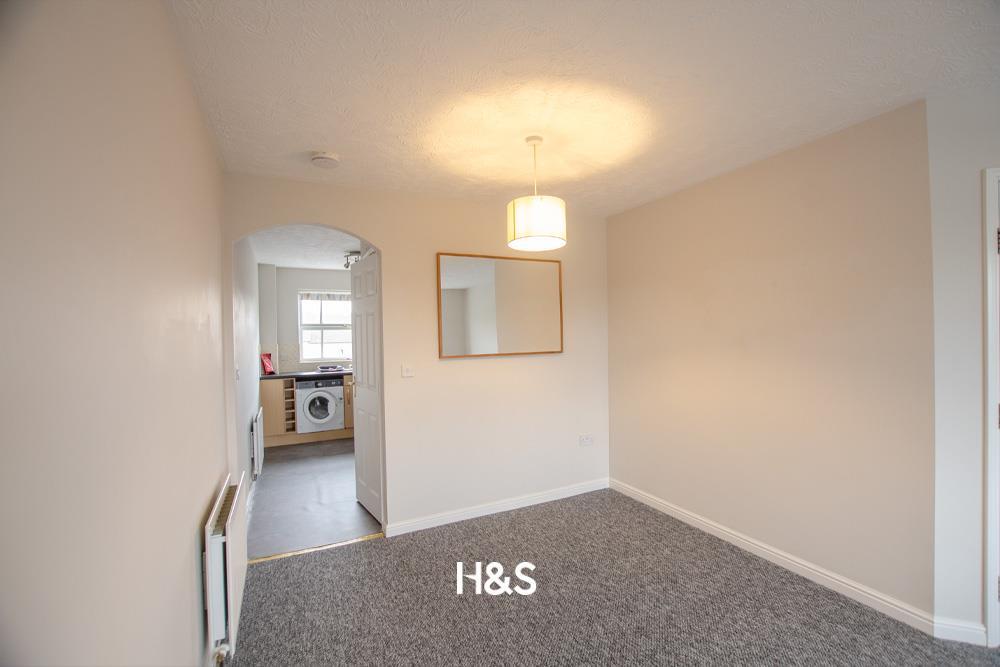 33 wharf lane - dining area.jpg