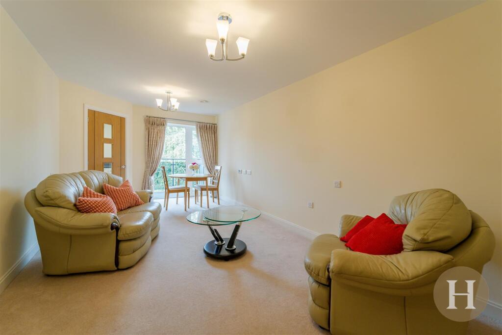 Hadleigh Estate Agents-14.jpg