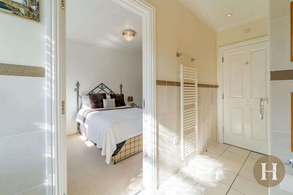 Hadleigh Estate Agents-14.jpg