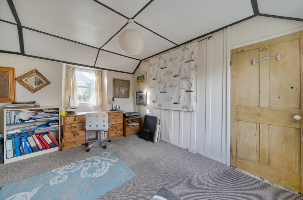 1377312-11-691229...