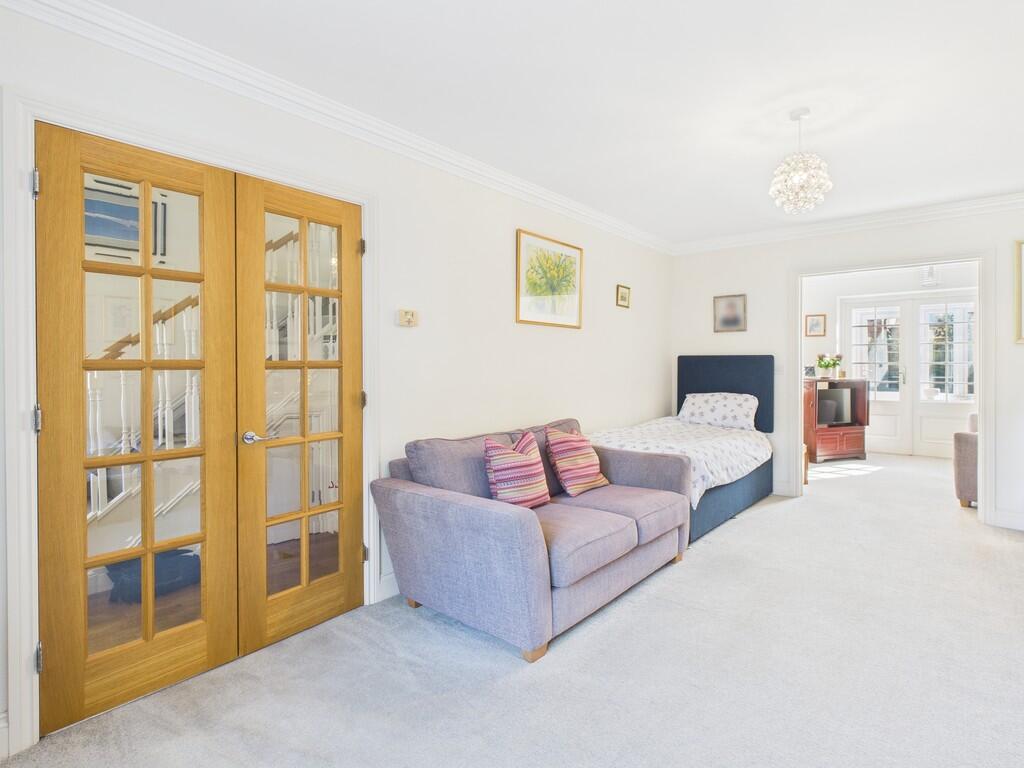 CAM05068G0-PR0052...