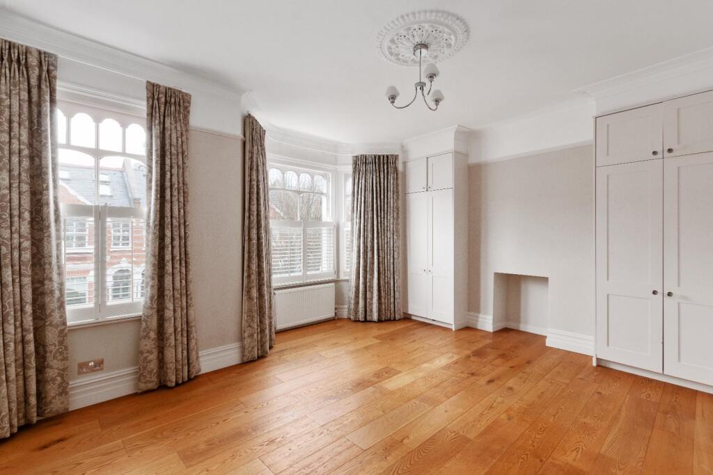 51 St Albans Avenue Ph10.jpg