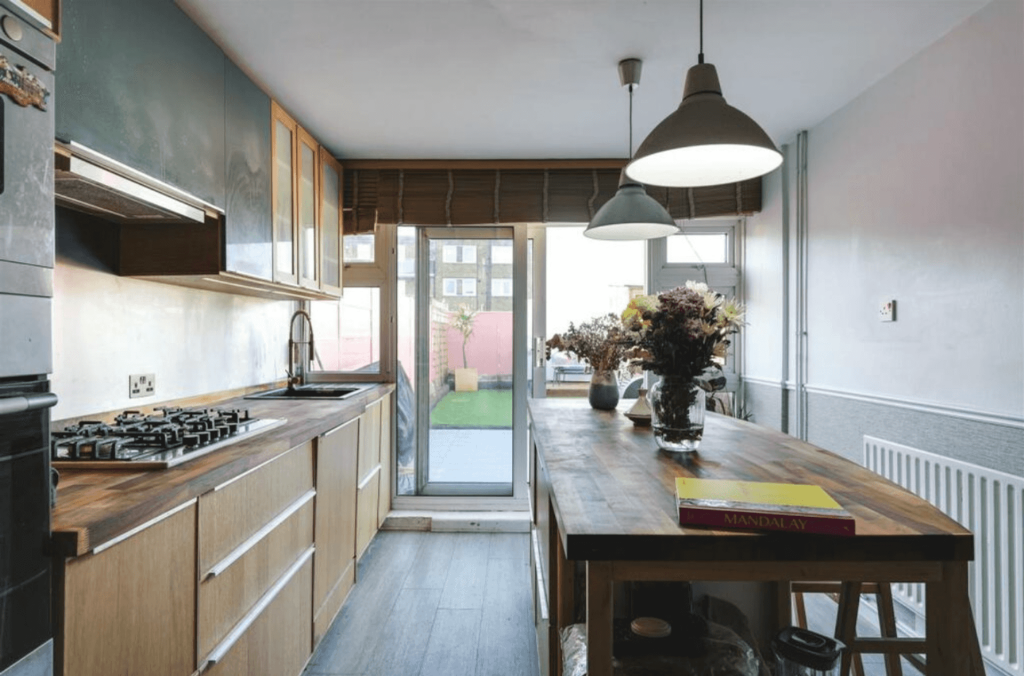 KITCHEN/DINER ONE