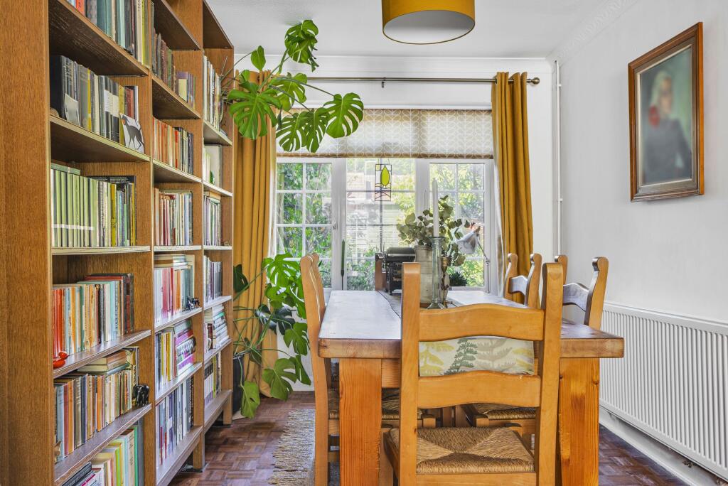 Living Room/Dining Room (4)