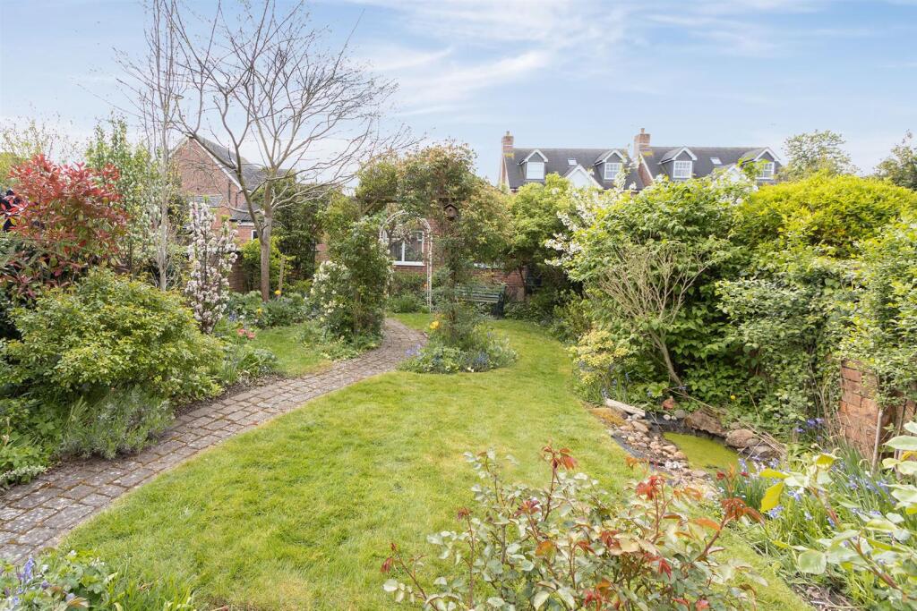 52 Hillmorton Road, Rugby