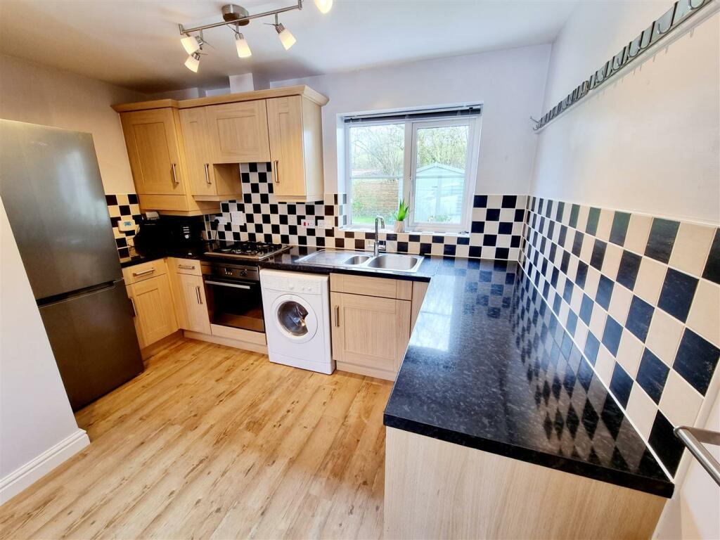 Kitchen Area.jpg