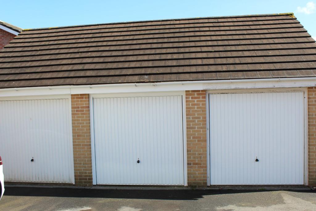 Middle Garage
