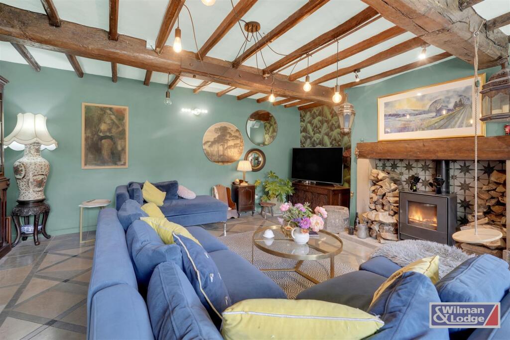 Period Property - Four Bed with Formal Gardens (20