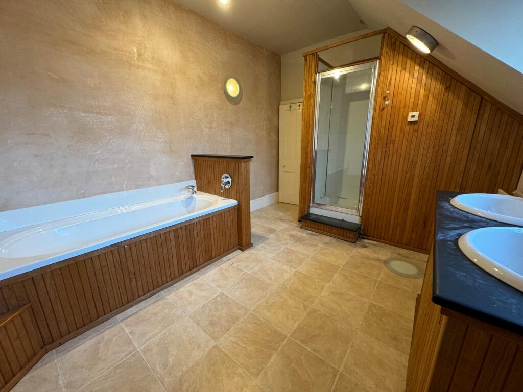 2nd Floor Bathroom