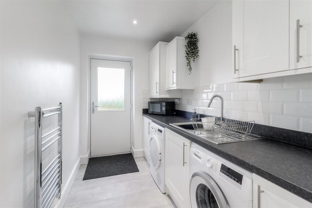 51 Boulters Lane, Wood End