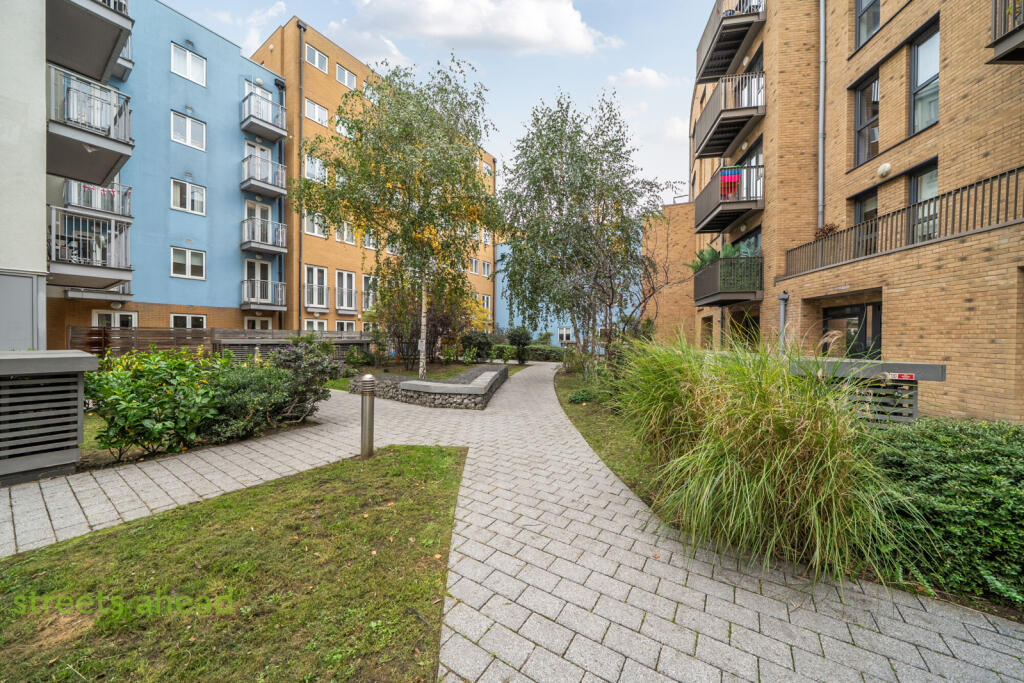 8cf11e22-0c0e-497...