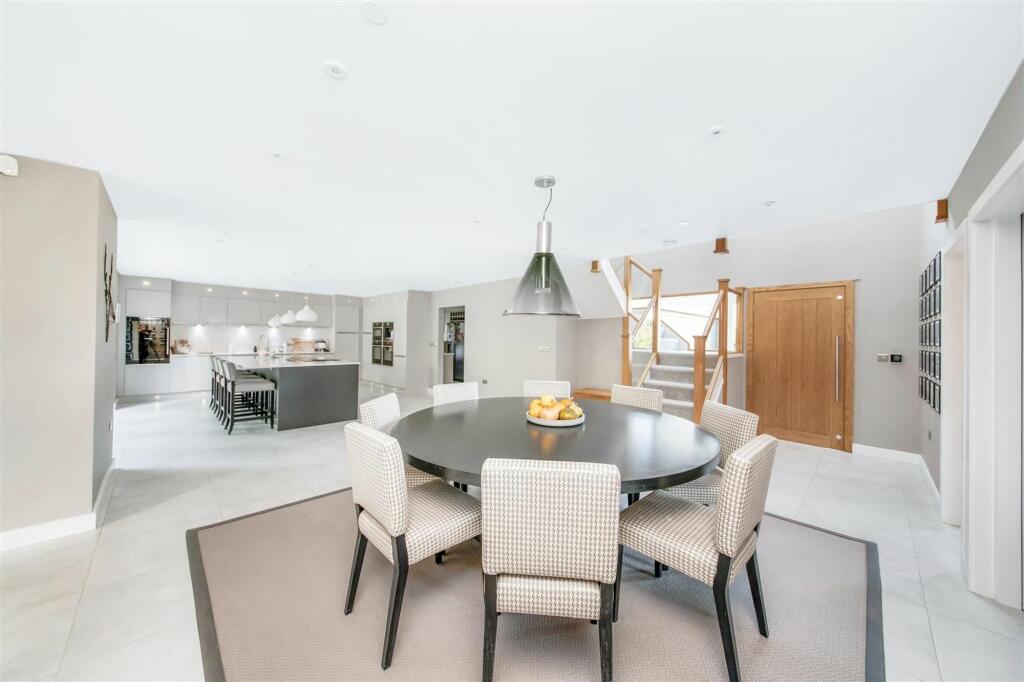 OPEN PLAN LIVING DINING KITCHEN
