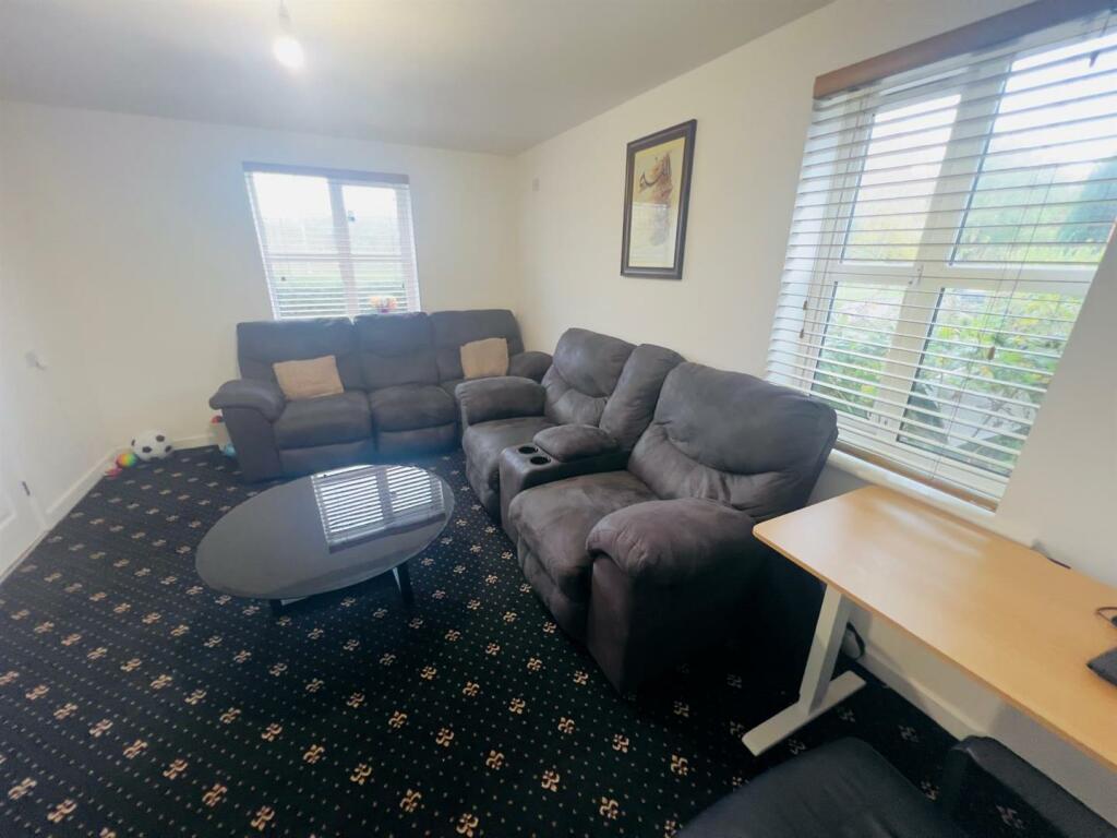 WhatsApp Image 2024-11-04 at 14.49.14 (9).jpeg