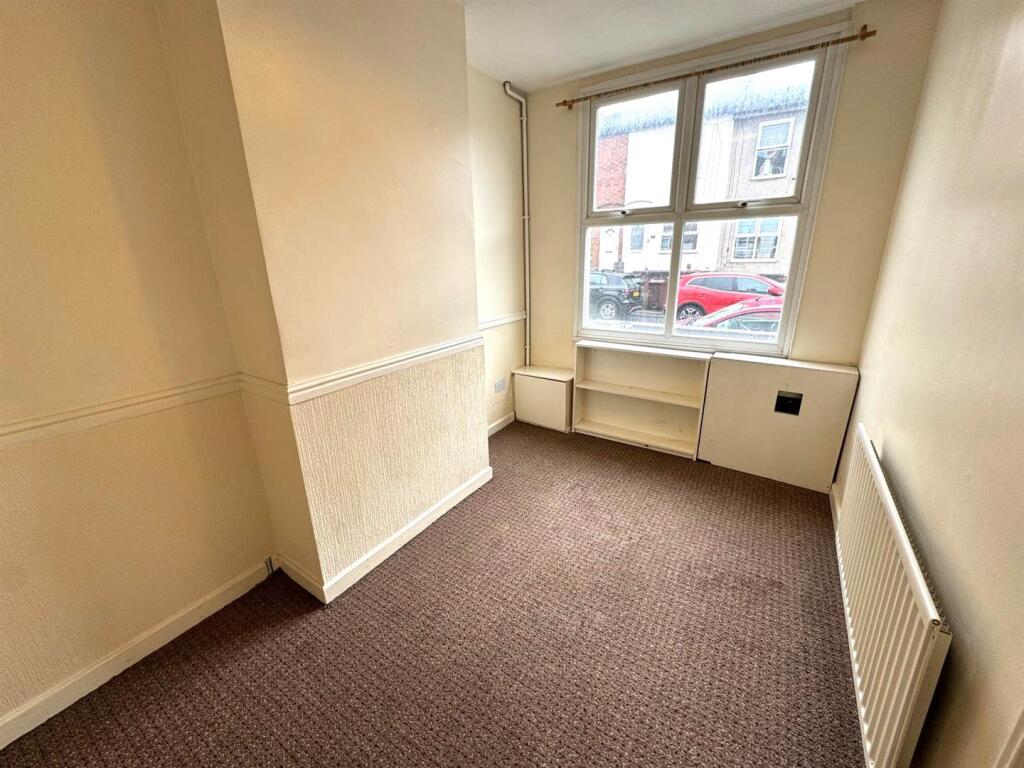 Reception Room Pic 2