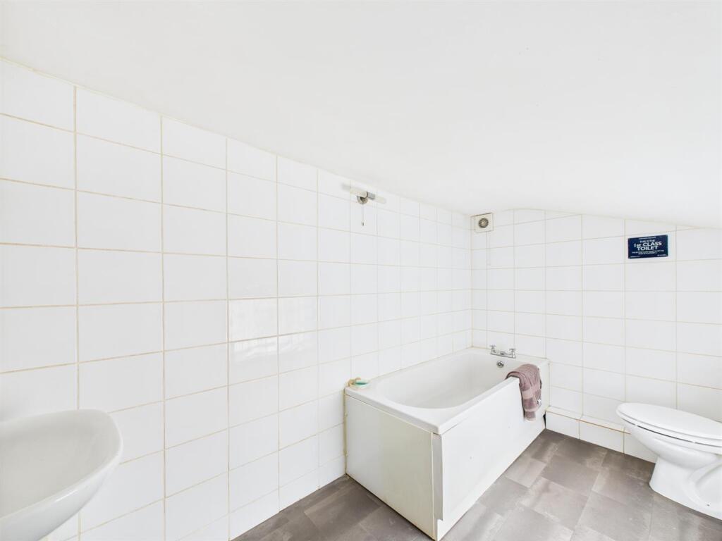 En-Suite Bathroom