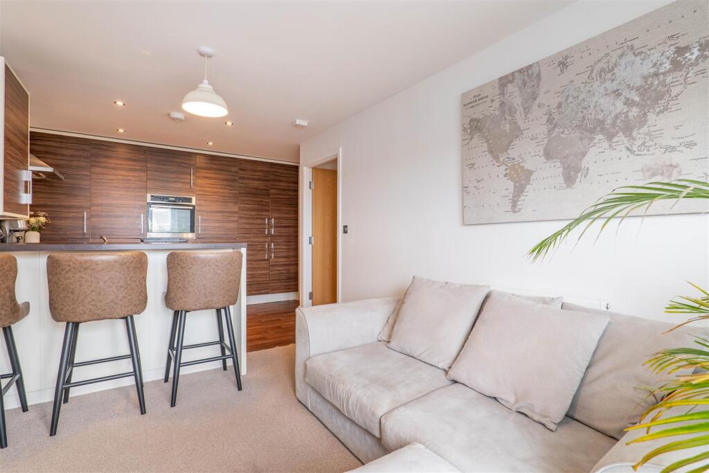 Lounge/Kitchen