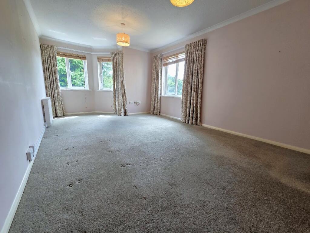 Lounge - dining room