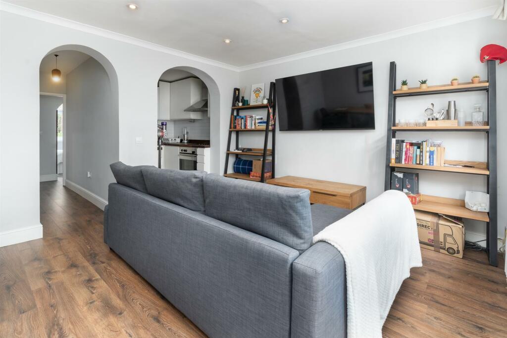 03 To Let 2 Bedroom Flat Garden Offord Road Isling