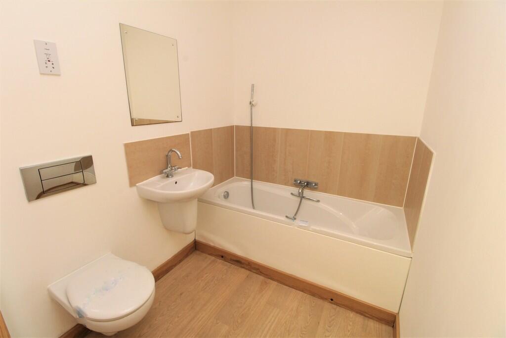 16 caelum bath