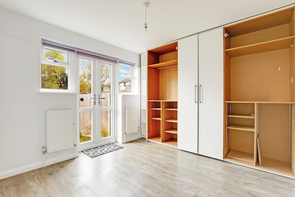 15-e1e7JHPropWorld - 82 Meadowview Road - 16-mediu