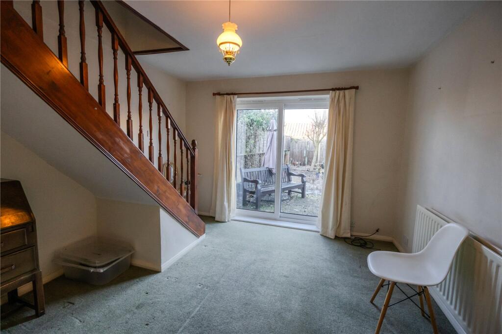 Dining Room/Bed 3
