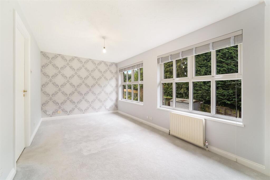 GREAT ELSHAMS, 40 (2).jpg