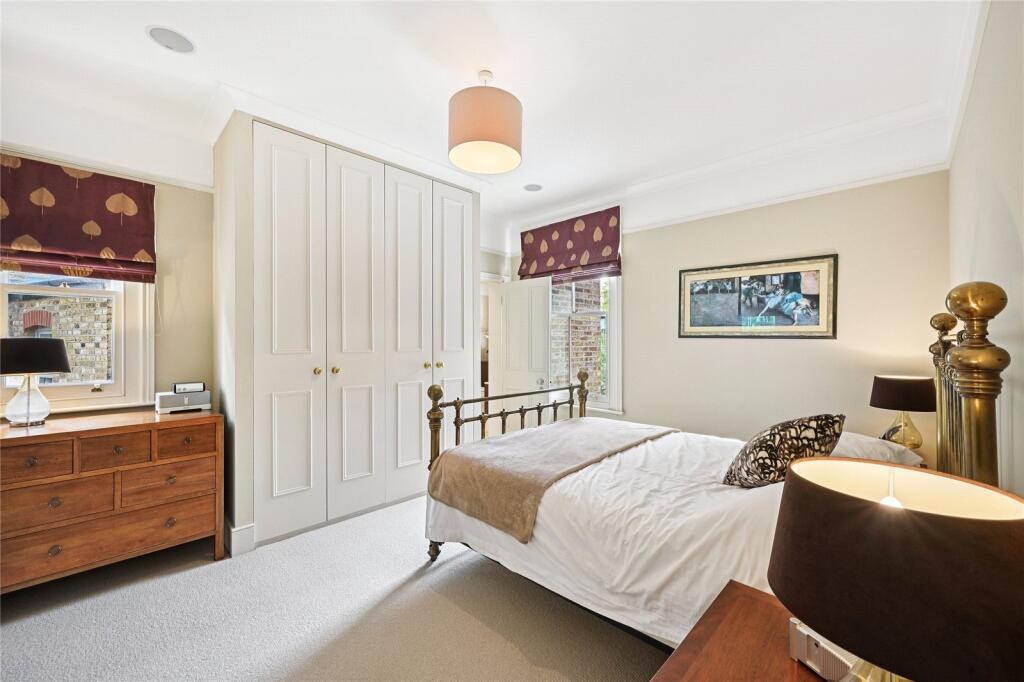 Principal bedroom