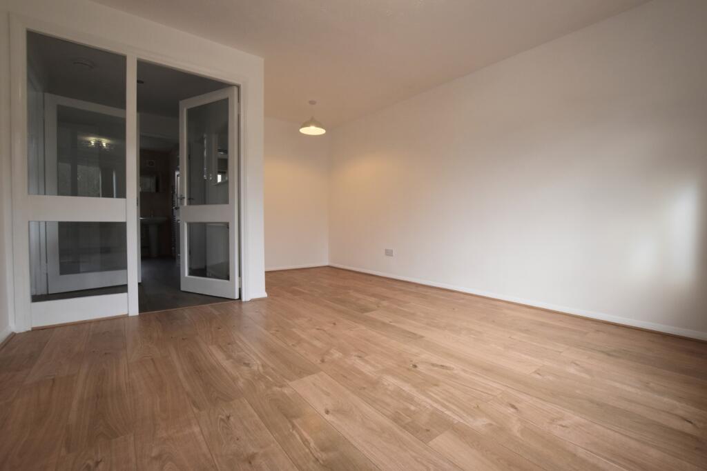 83 Belsize Avenue lounge 2
