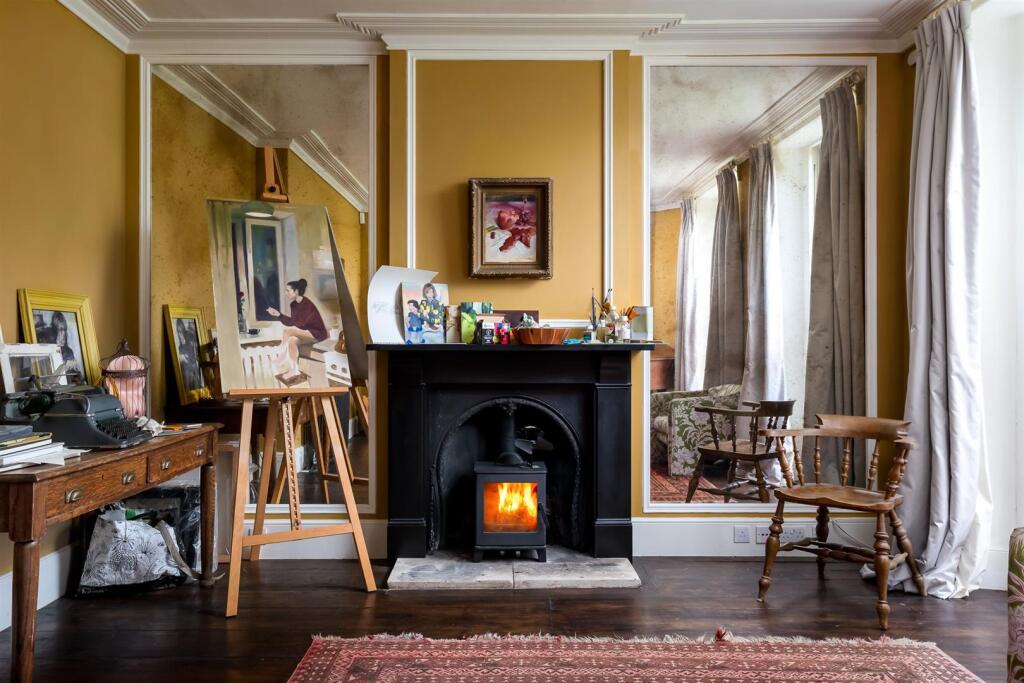 57 - Oakley House - GL5 5PQ - Web.jpg