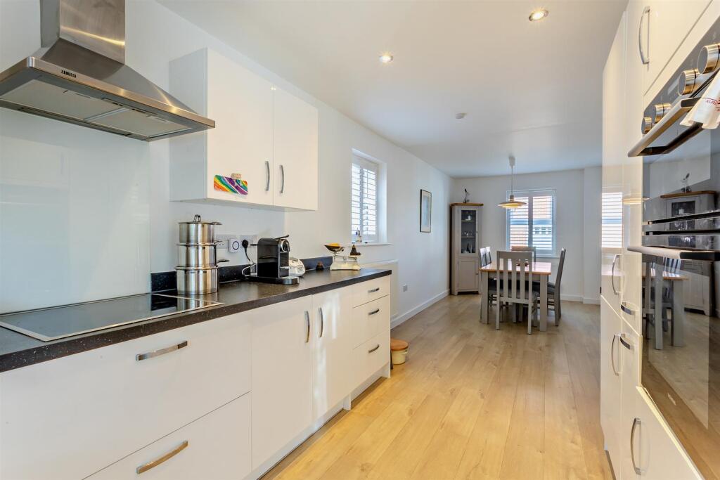 8644199-interior12-800.jpg
