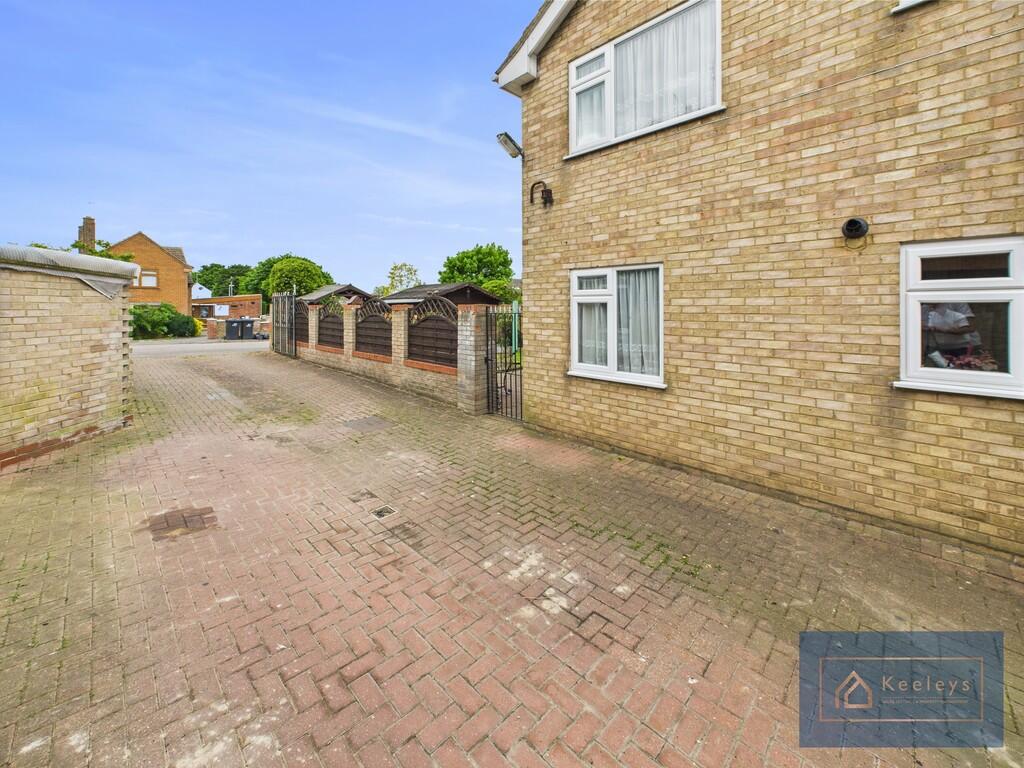 Rear elevation/si...