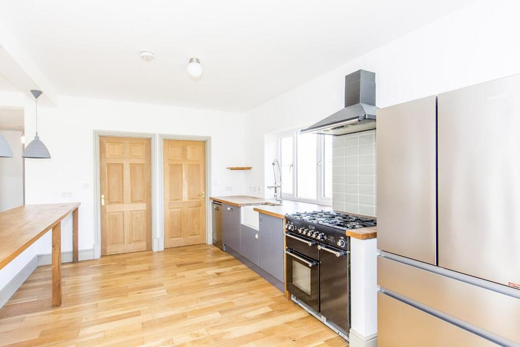 (Kitchen Area Photo)