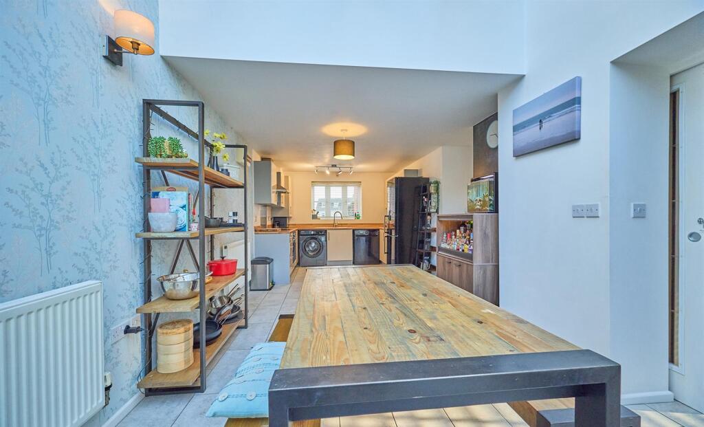 Masefield Drive 12.jpg