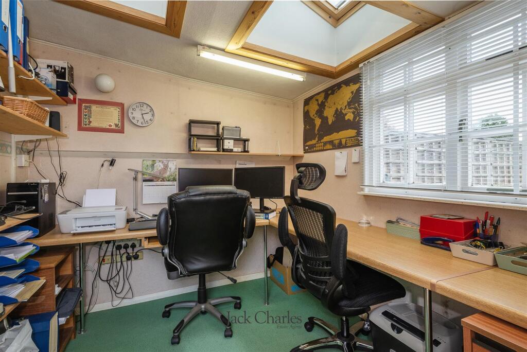 36 Framley Rd, TN10 4HS 012.jpg