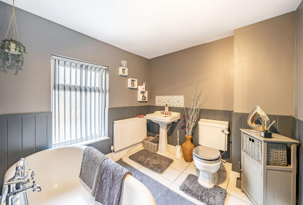 1291046-4-682cc23...