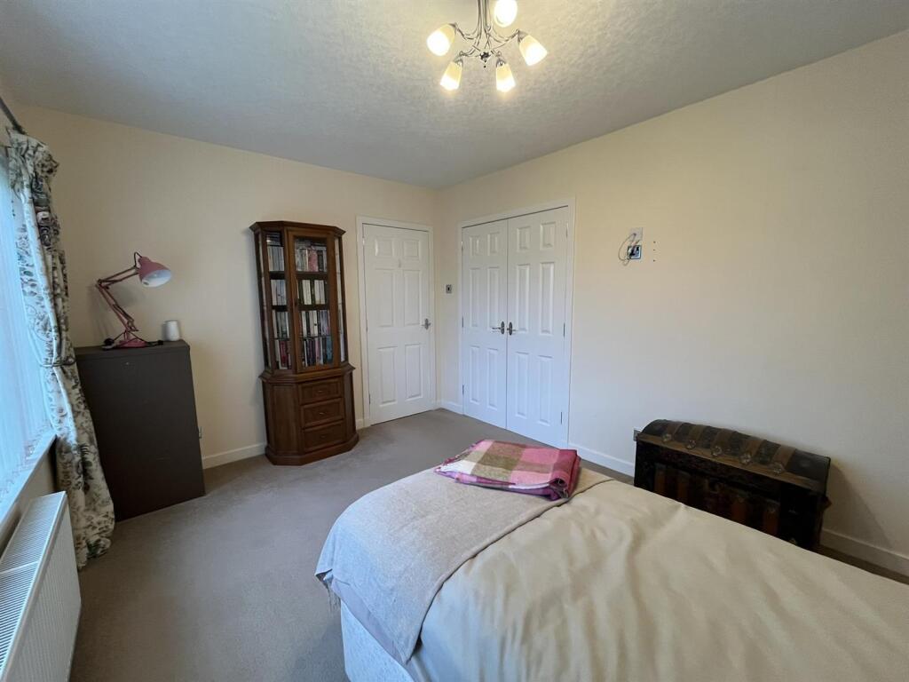 BEDROOM 2